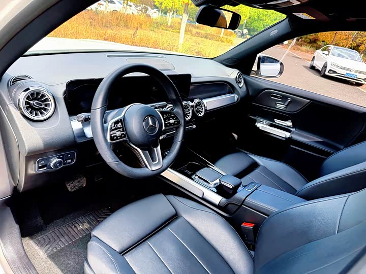 Mercedes-Benz GLB 2021 GLB 200 — фото 20