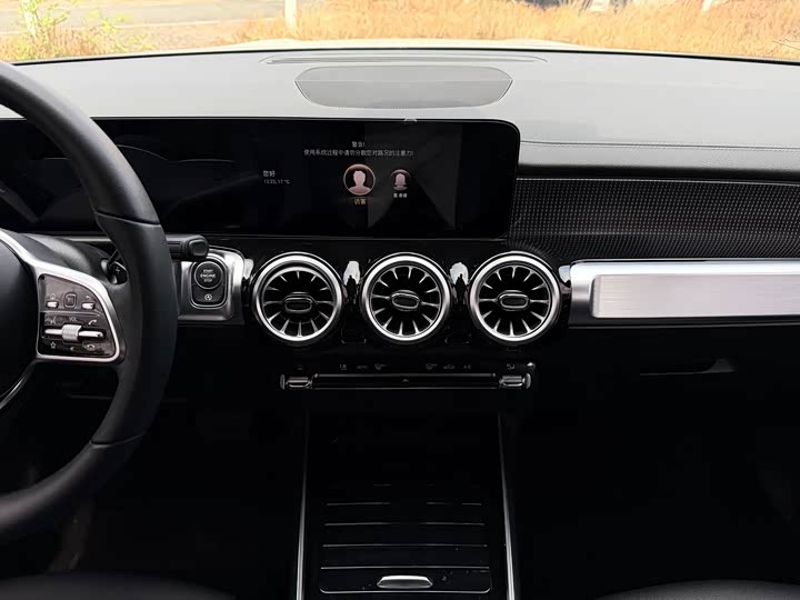 Mercedes-Benz GLB 2021 GLB 200 — фото 44