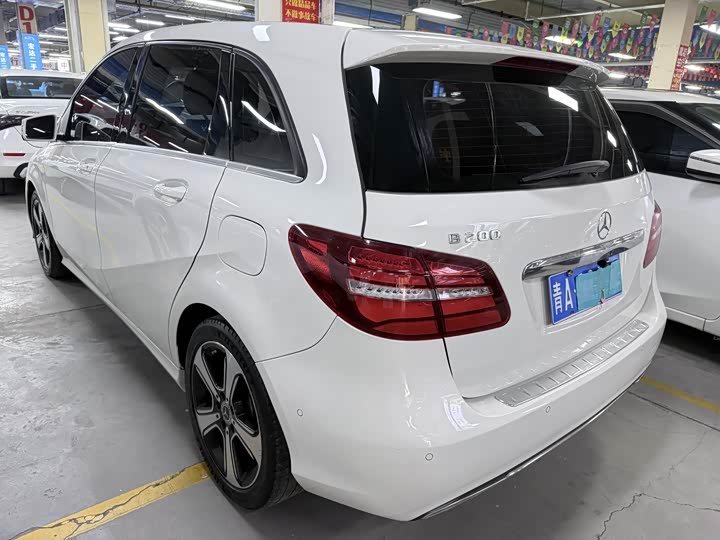 Mercedes-Benz B-Class 2017 B 200 — фото 18