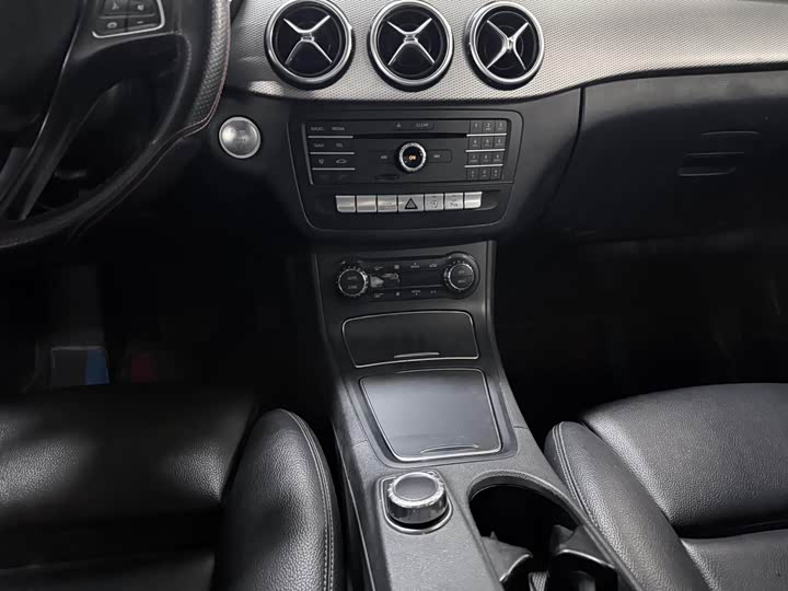 Mercedes-Benz B-Class 2017 B 200 — фото 14