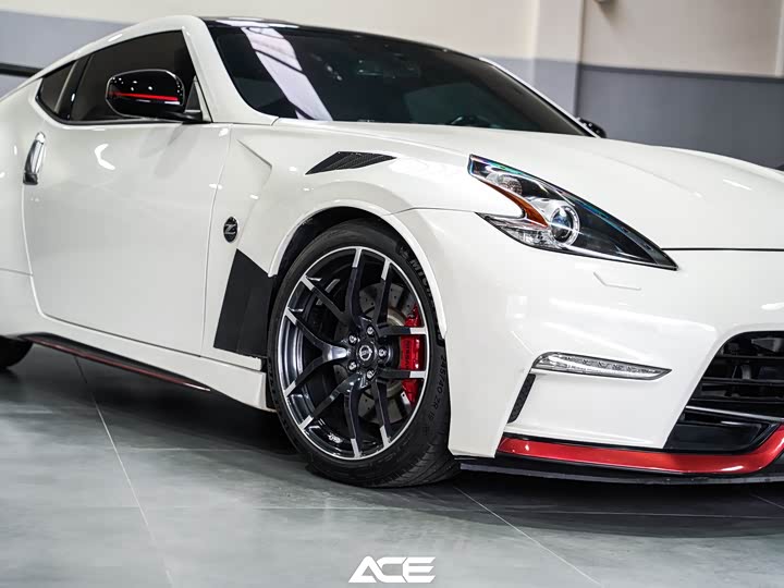 Nissan 370 2015 3.7 L NISMO — фото 2