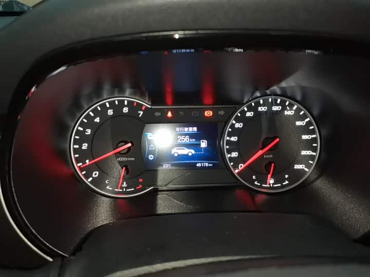 Changan CS35 PLUS 2021 1.6 L MT — фото 12
