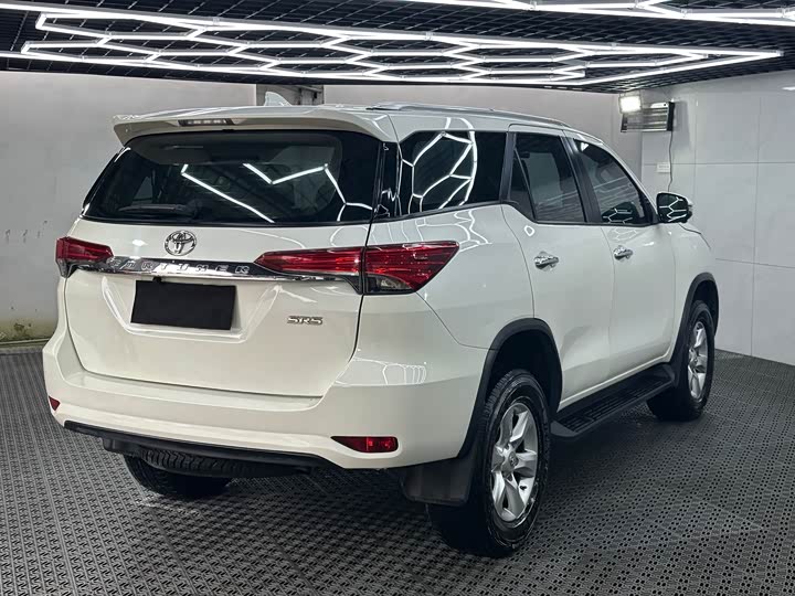 Toyota Fortuner 2017 2.7 L — фото 8