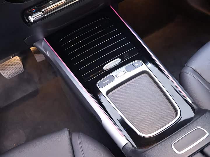 Mercedes-Benz GLB 2025 GLB 220 — фото 12