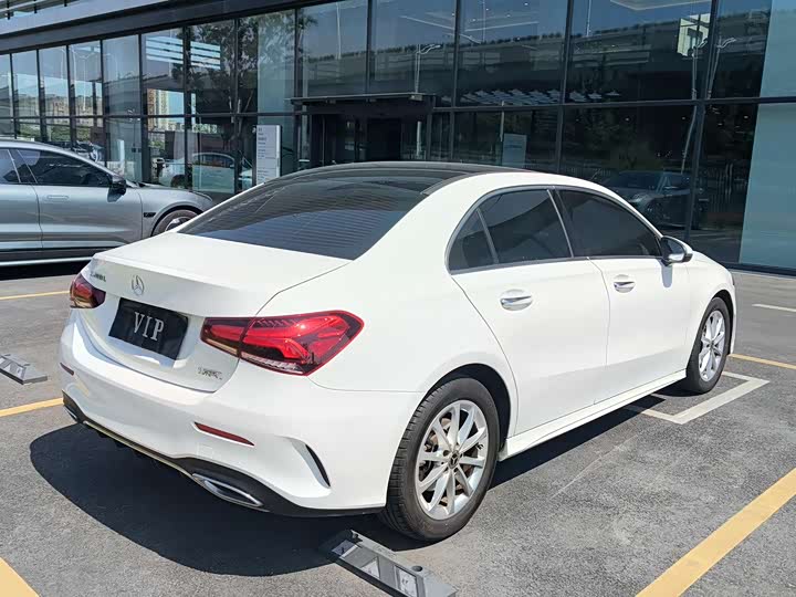 Mercedes-Benz A-Class 2021 A 200 L — фото 4