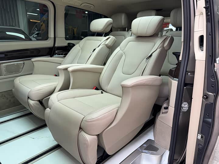Mercedes-Benz V-Class 2017 V 260 — фото 22