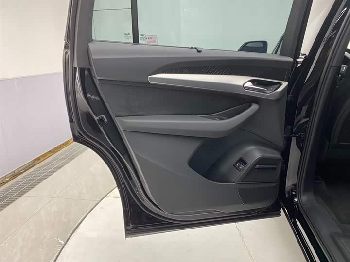 Audi Q6 2023 45 TFSI quattro — фото 28