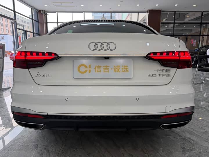 Audi A4L 2022 40 TFSI — фото 4