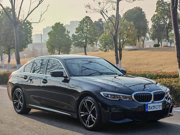 BMW 3-Series 2022 325i M — фото 3