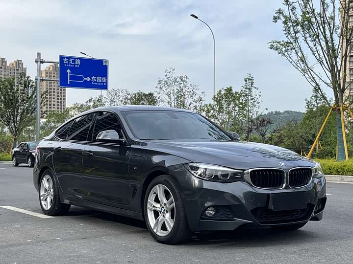 BMW 3-Series 2019 320i M — фото 4