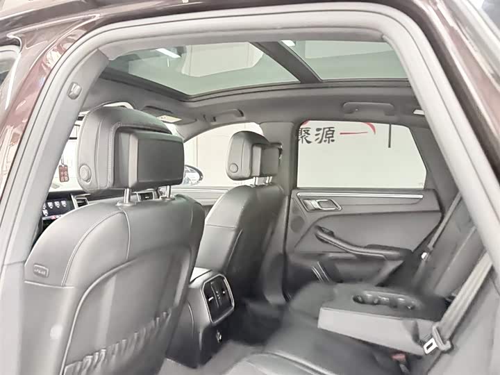 Porsche Macan 2017 Macan 2.0 T — фото 11