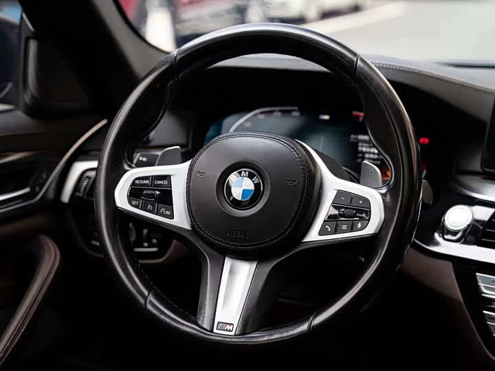 BMW 5 Series — фото 10