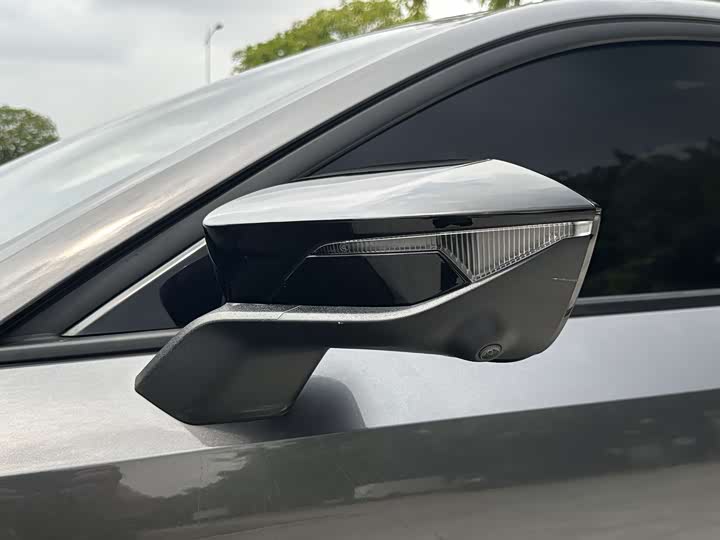 Changan UNI-V 2022 1.5 T Premium — фото 7