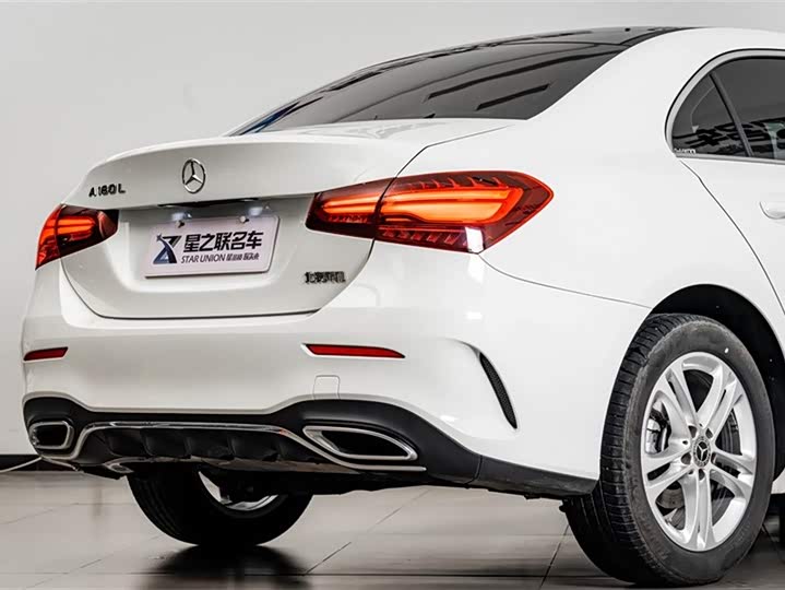 Mercedes-Benz A-Class 2024 A 180 L — фото 8
