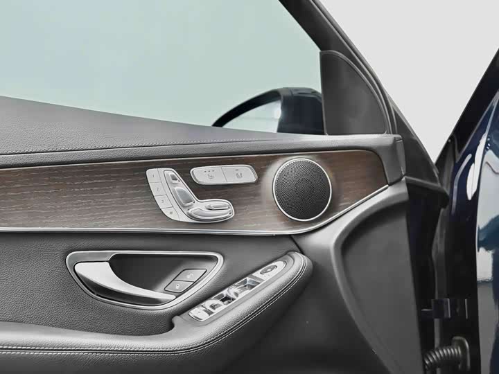Mercedes-Benz GLC 2021 GLC 260 L 4 MATIC Luxury — фото 30