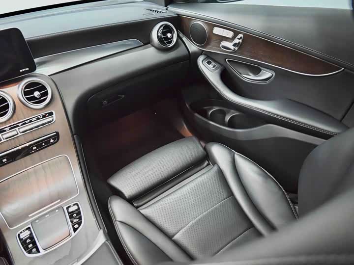 Mercedes-Benz GLC 2021 GLC 260 L 4 MATIC Luxury — фото 29