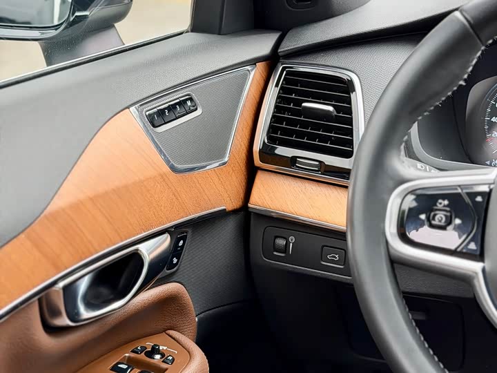 Volvo XC90 2022 B 6 7 — фото 20