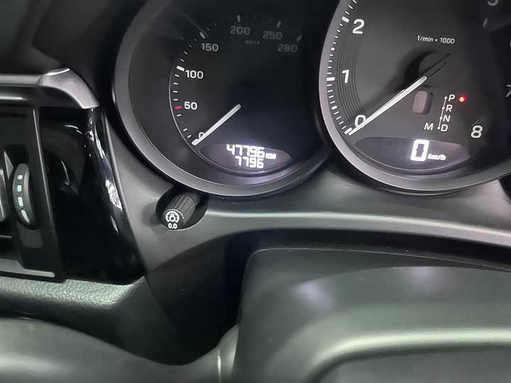 Porsche Macan 2022 Macan 2.0 T — фото 8
