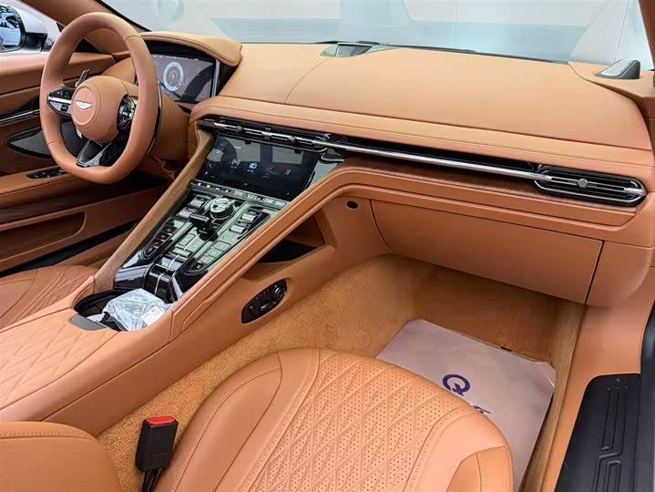 Aston Martin DB12 2023 4.0 T V 8 Volante — фото 11