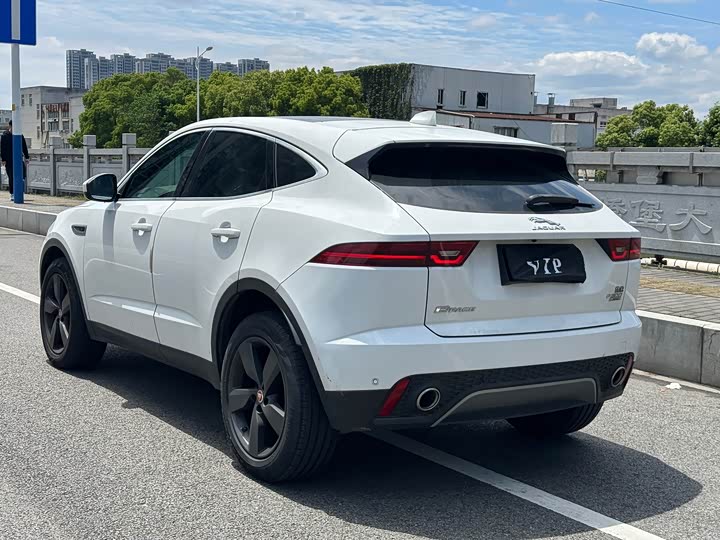 Jaguar E-PACE 2018 P 200 S V — фото 11