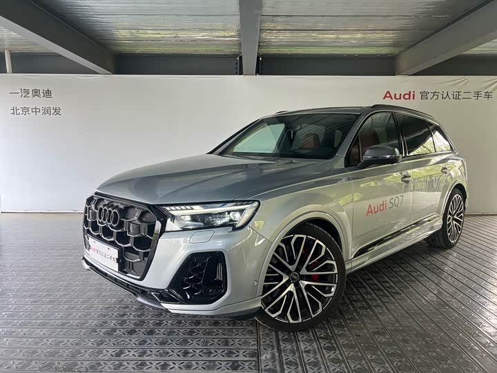 Audi SQ 7 2024 4.0 TFSI — фото 1