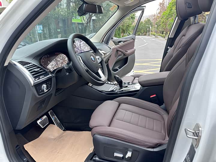 BMW X3 2021 x Drive 25i — фото 10