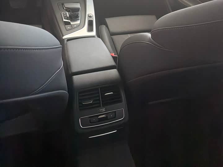 Audi A4L 2022 40 TFSI — фото 14