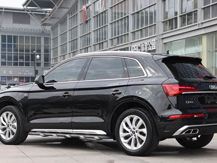 Audi Q5L 2022 40 T — фото 5