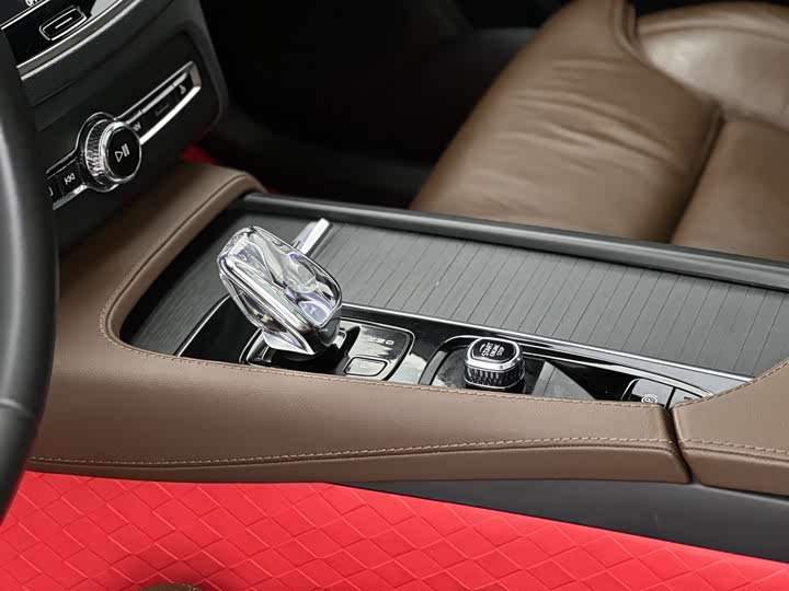 Volvo XC90 Hybrid 2022 E Hybrid T 8 7 — фото 14