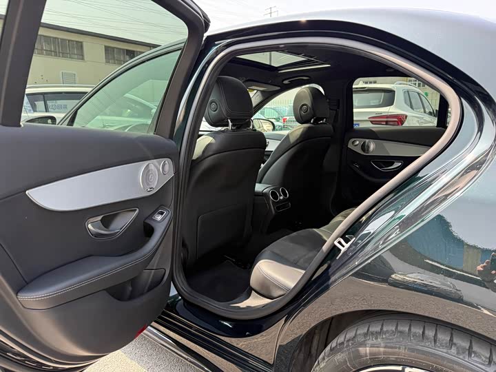 Mercedes-Benz C-Class C 260 — фото 15