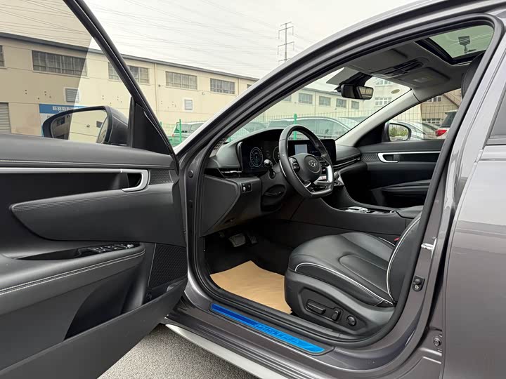 Hyundai Mistra — фото 14