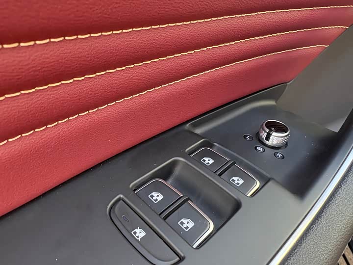 Hongqi HS5 2025 2.0 T 2 WD Pro — фото 9