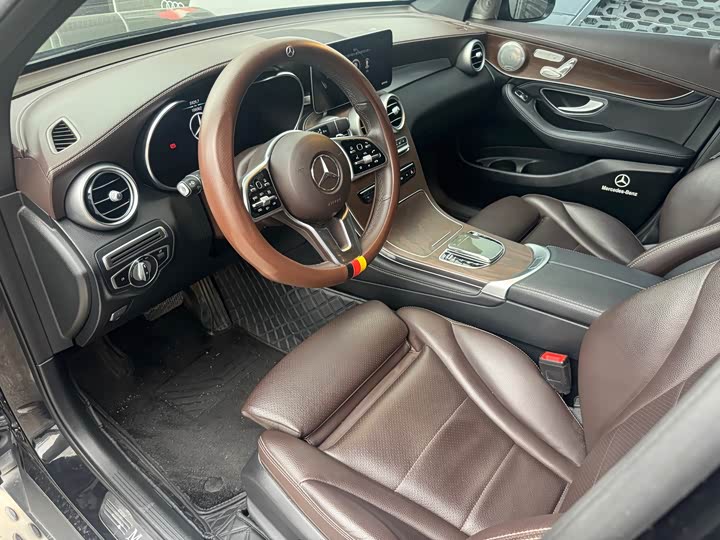 Mercedes-Benz GLC 2020 GLC 260 L 4 MATIC Luxury — фото 9
