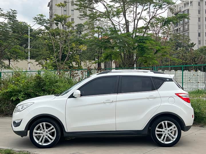 Changan CS35 2016 1.6 L ATLuxury V — фото 3