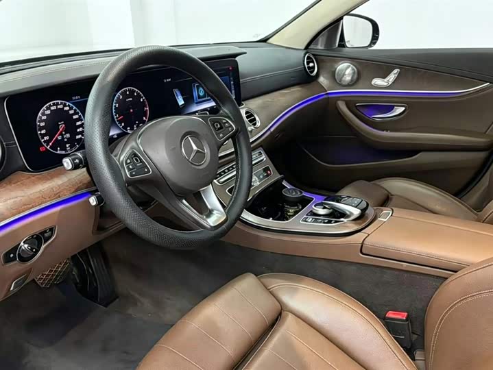 Mercedes-Benz E-Class E 200 L — фото 4