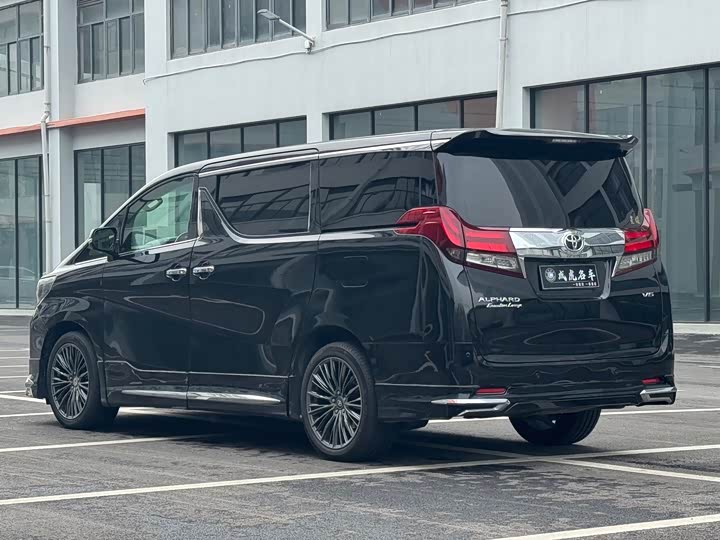 Toyota Alphard — фото 6