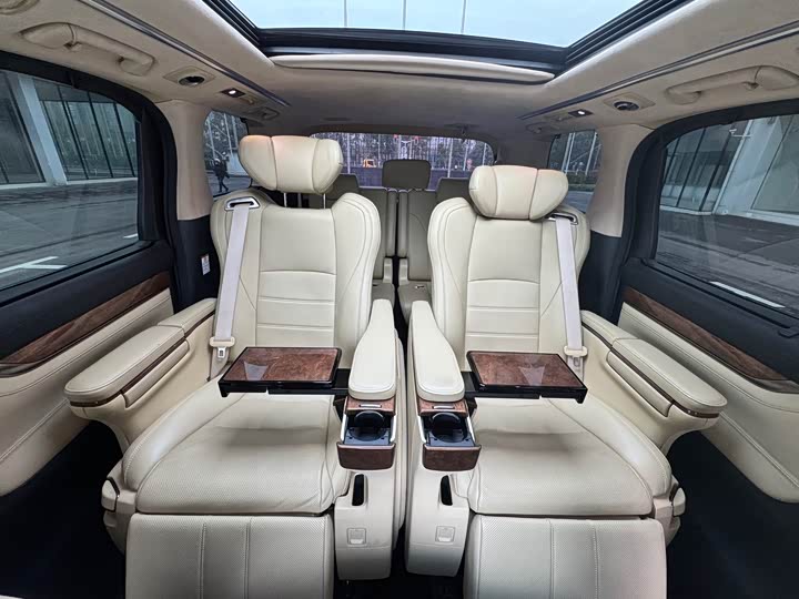 Toyota Alphard — фото 12