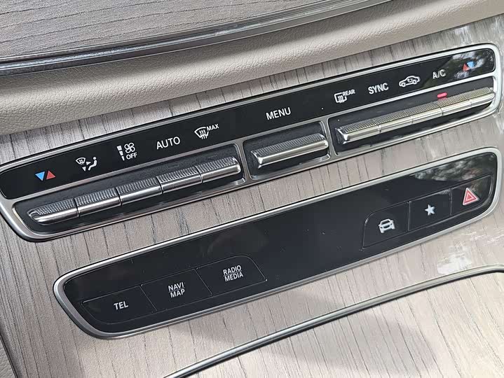 Mercedes-Benz CLS 2023 CLS 300 — фото 18
