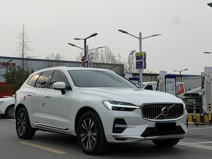 Volvo XC60 2023 B 5 4 WD — фото 3