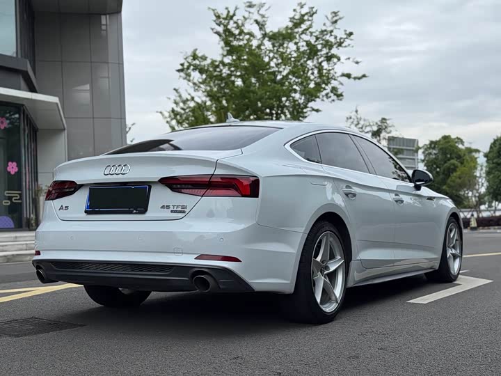 Audi A5 Sportback 40 TFSI стиль — фото 13