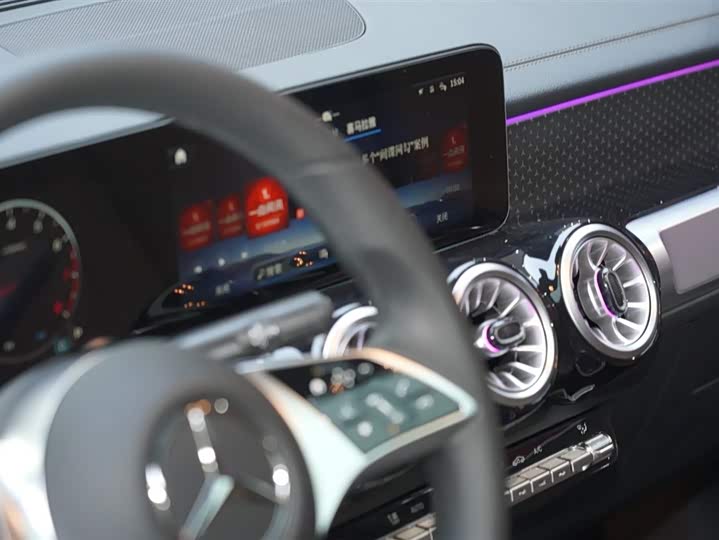 Mercedes-Benz GLB 2024 GLB 220 — фото 14