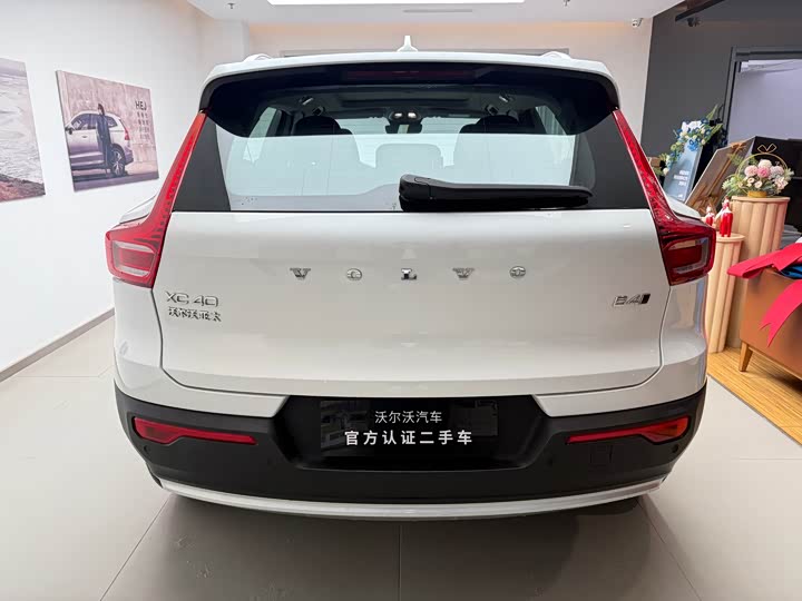 Volvo XC40 2025 B 4 WD — фото 12