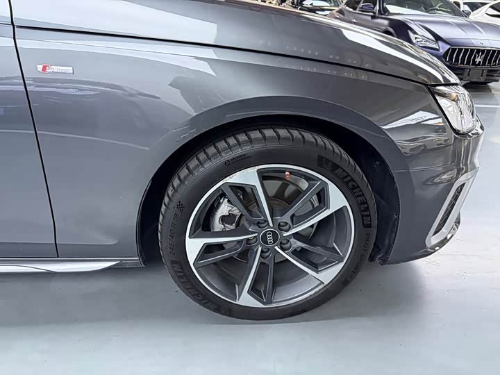 Audi A4L 40 TFSI стиль-динамик — фото 18