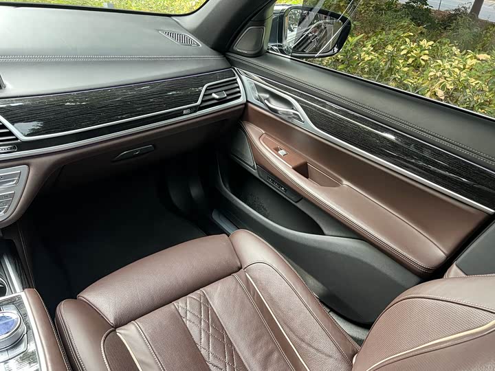 BMW 7-Series 2018 740 Li Leading M — фото 8