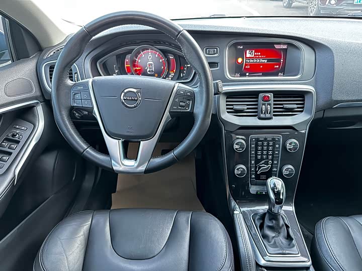 Volvo V 40 2019 T 3 — фото 16
