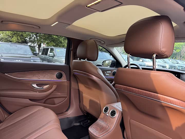 Mercedes-Benz E-Class E 260 L — фото 14