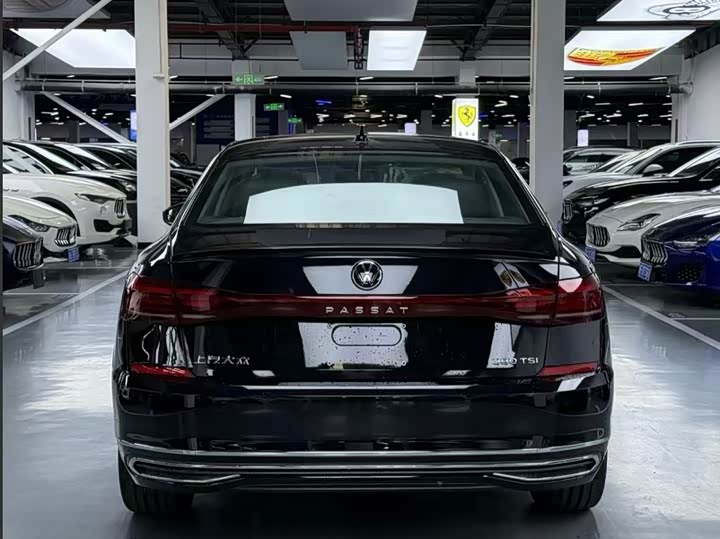Volkswagen Passat — фото 8