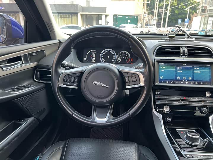 Jaguar XEL 2019 2.0 T 250 PS — фото 4