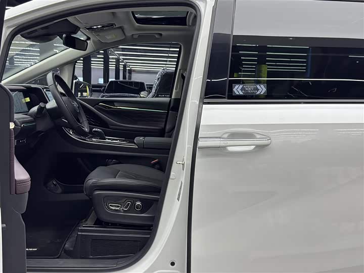 Trumpchi M8 2024 Hybrid — фото 6