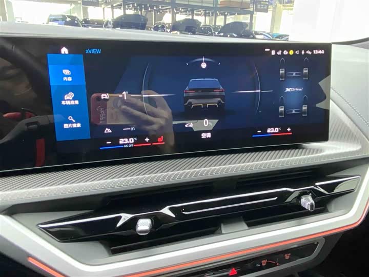 BMW XM 2023 Base — фото 20